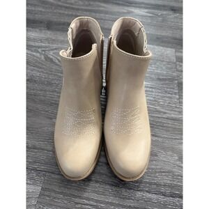 Frye and Co Jude Beige Western Ankle Boots Tan Pointed Toe Block Heel 6M
